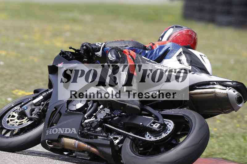 Archiv-2025/33 24.07.2025 Speer Racing ADR/Gruppe gelb/backside